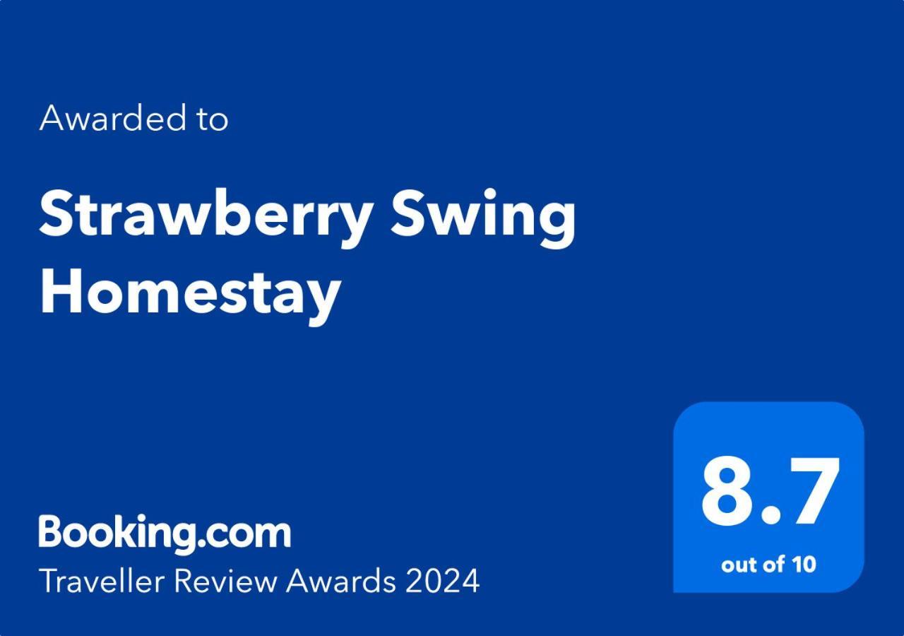 Strawberry Swing Homestay Guwahati Ngoại thất bức ảnh
