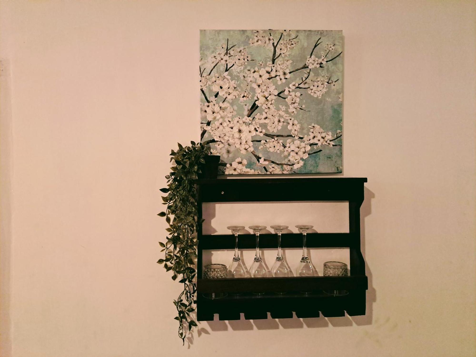Strawberry Swing Homestay Guwahati Ngoại thất bức ảnh