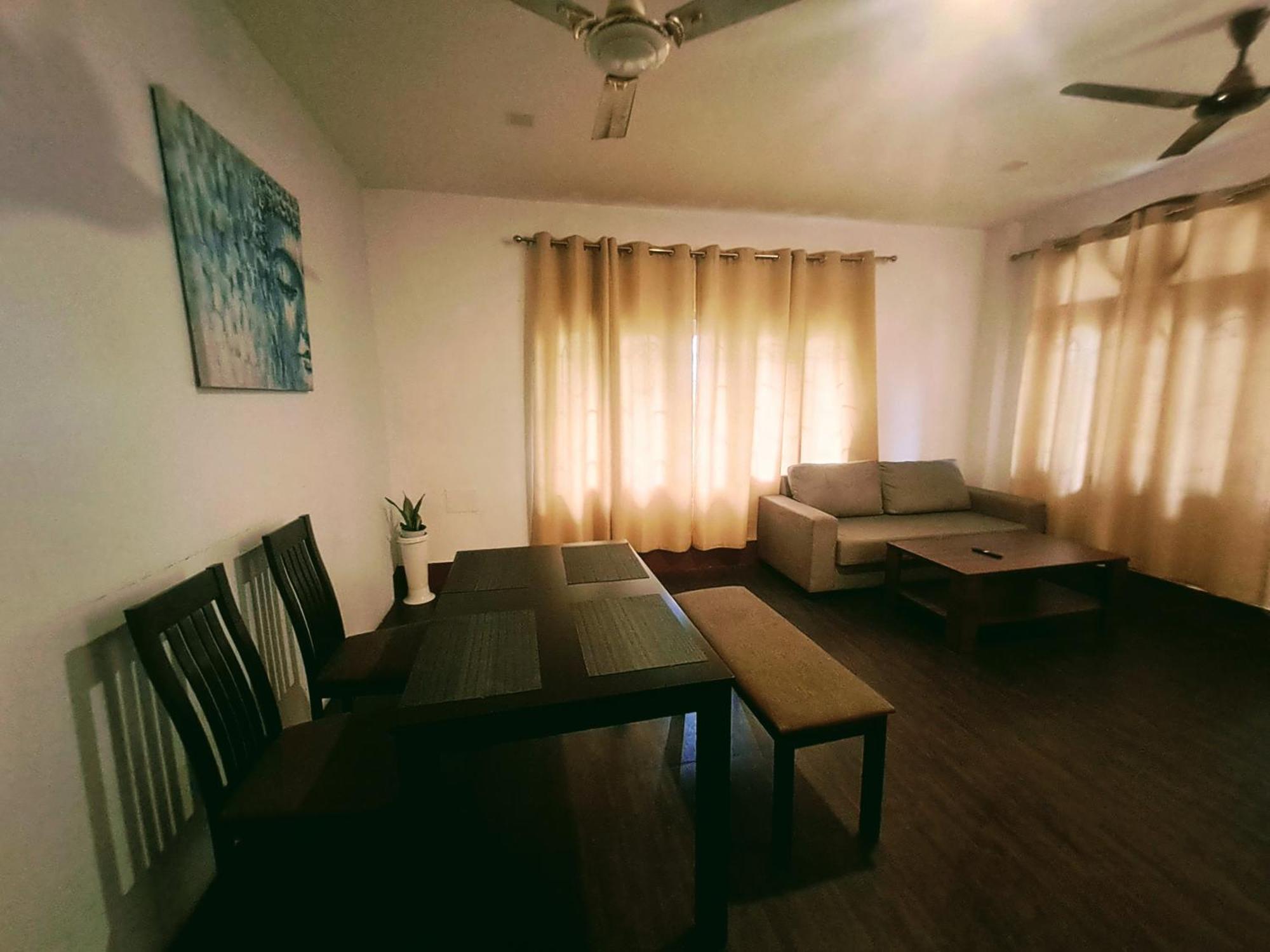 Strawberry Swing Homestay Guwahati Ngoại thất bức ảnh